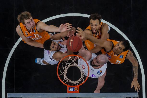 防线的空档 防线的空档